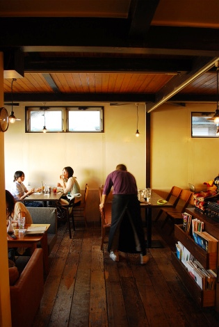 charo-cafe.jpg